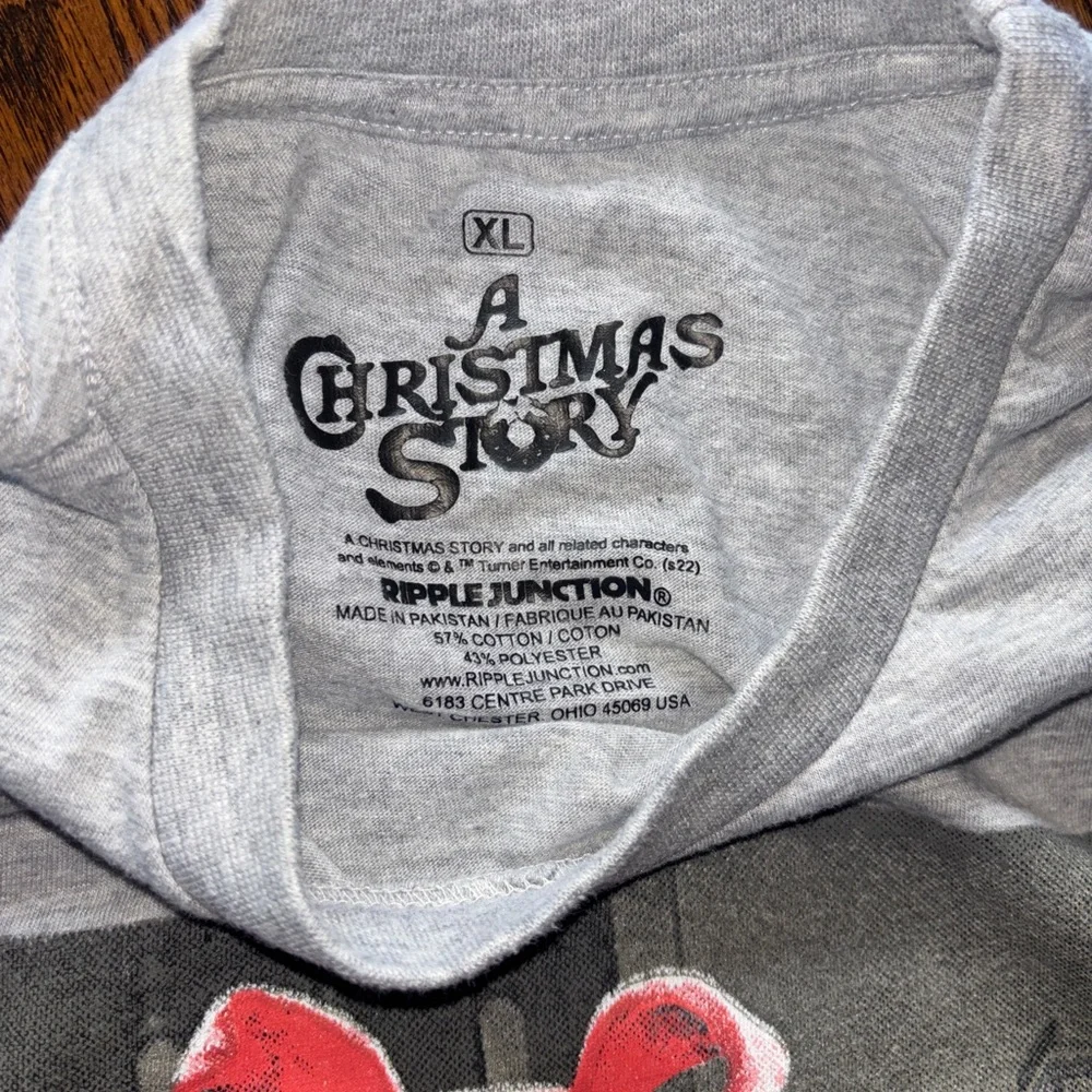 Gray Holiday Graphic Throw Blanket with Red Bunny Design